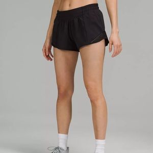 Lululemon Hotty Hot Low-Rise Short 2.5”
